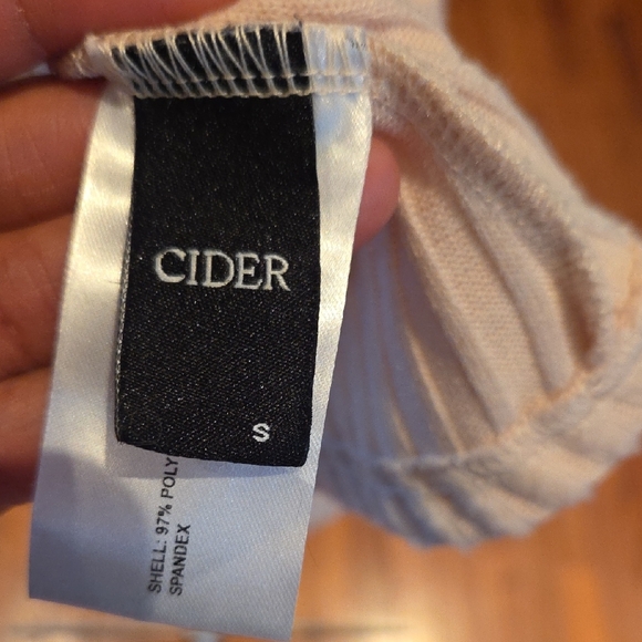 Cider Ribbed Off-Shoulder Top - Picture 2 of 5